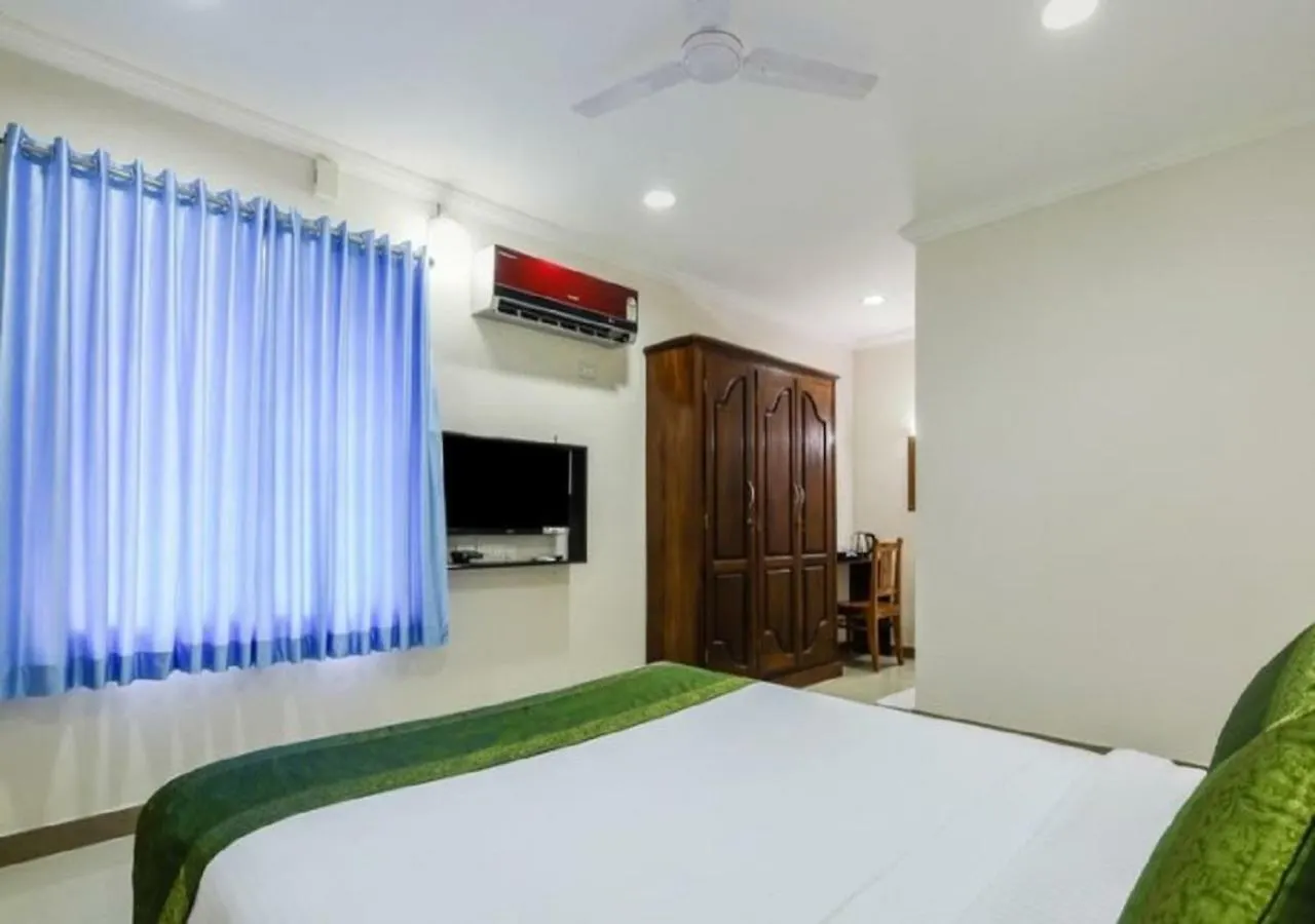 Stayzone-Royal Inn 特里凡得琅